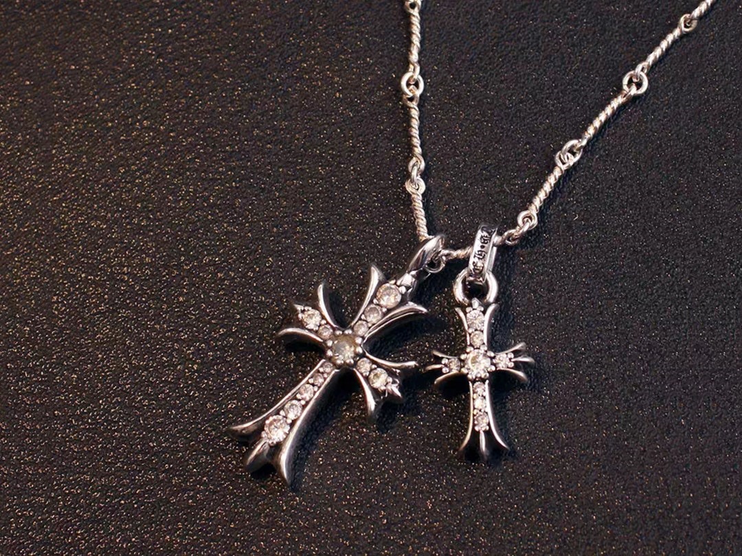 Chrome Hearts Floral Cross Pendant (Sterling Silver) product image